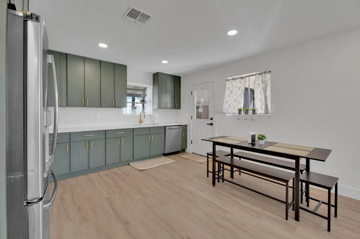 פיניקס Modern 4Br3Ba Home With Pool And Fire Pit בית נופש