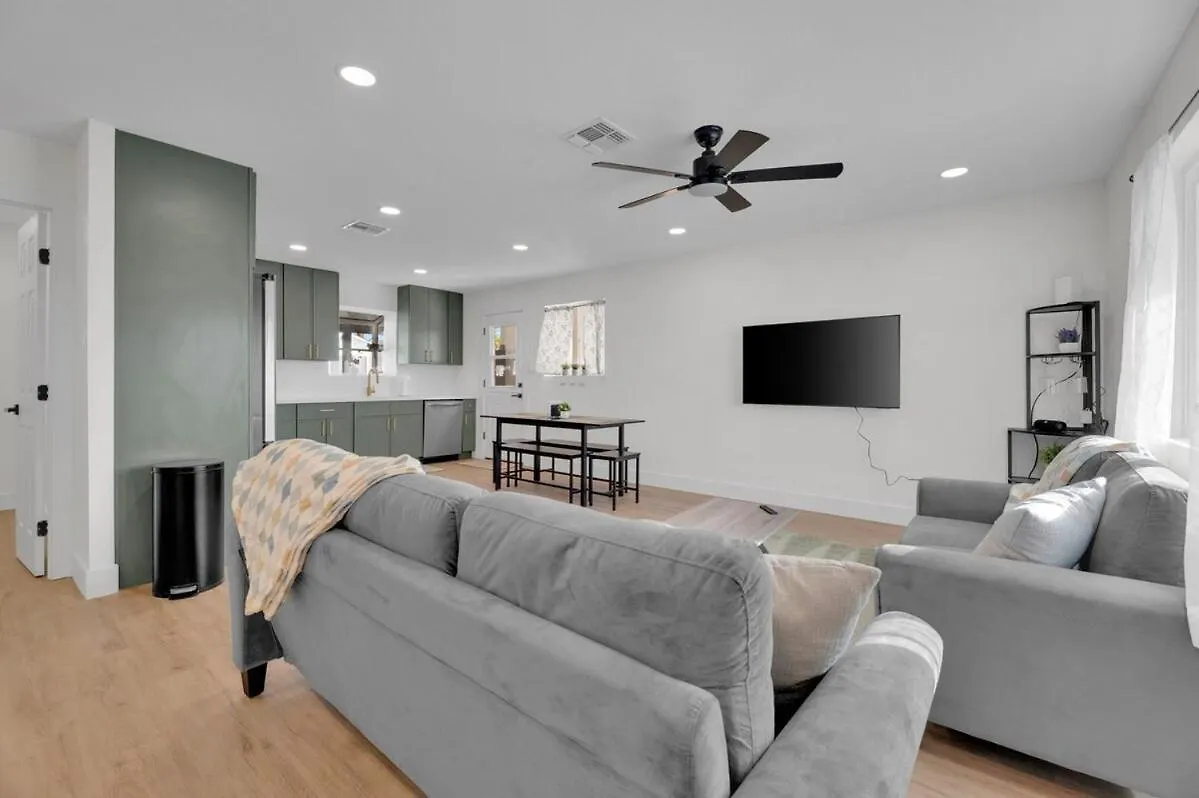 פיניקס Modern 4Br3Ba Home With Pool And Fire Pit